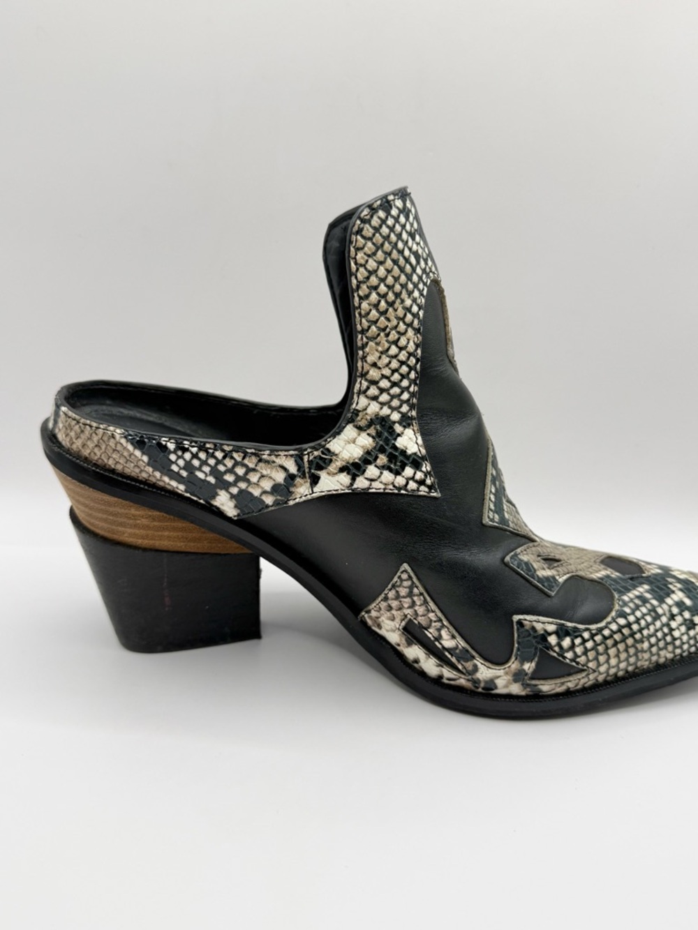 Gianni Bini Maerren Western Snake Print Mule Boots Women Size 8 Metallic DAMAGED - Picture 9 of 10